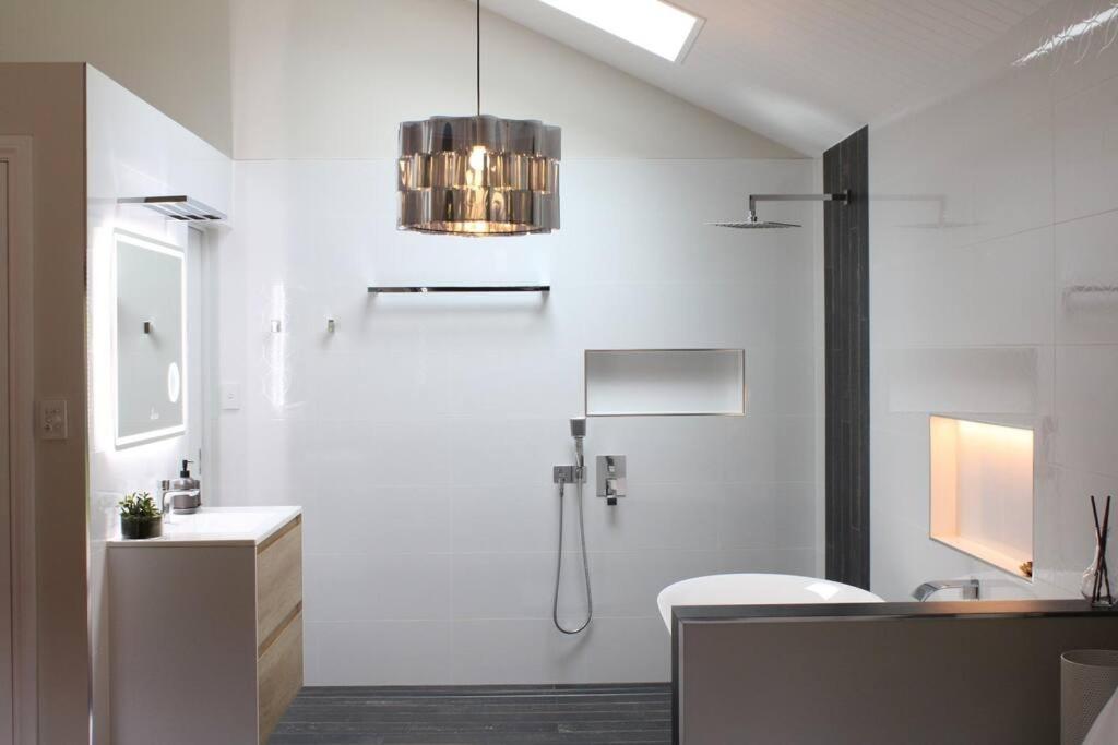 Hideaway Falls - Staggys Villa